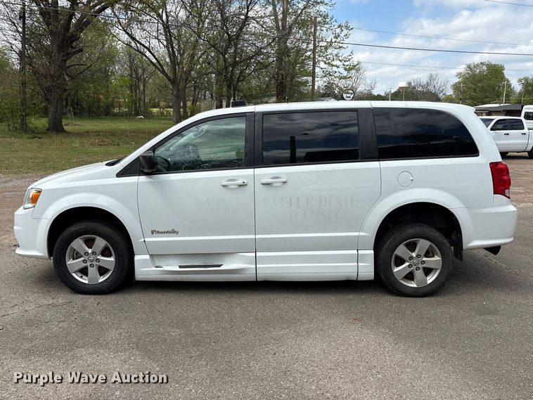 image for item EU0458 2018 Dodge Grand Caravan handicap accessible van