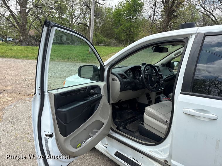 image for item EU0458 2018 Dodge Grand Caravan handicap accessible van