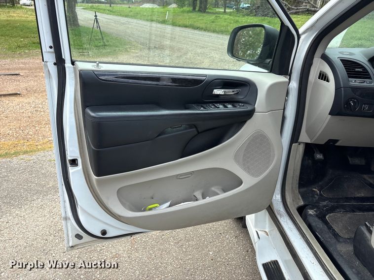 image for item EU0458 2018 Dodge Grand Caravan handicap accessible van