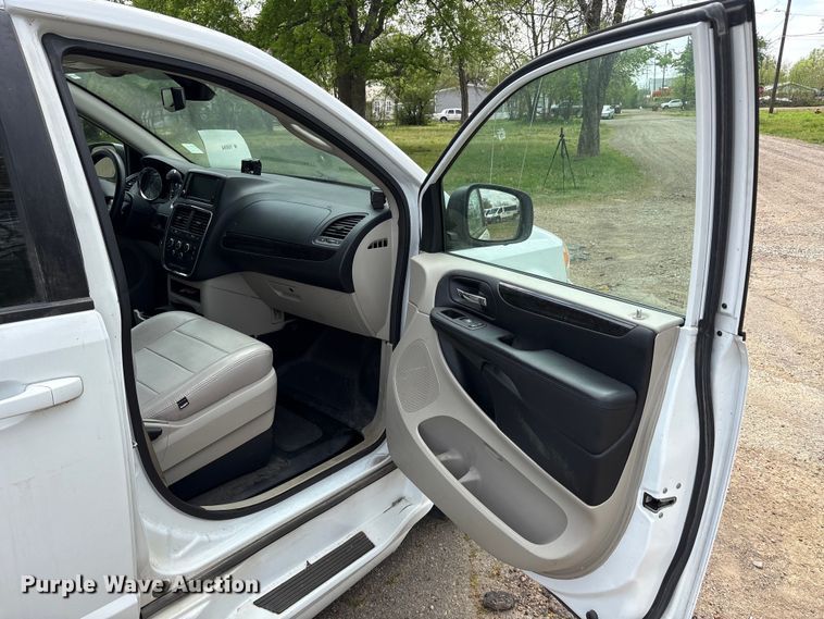 image for item EU0458 2018 Dodge Grand Caravan handicap accessible van