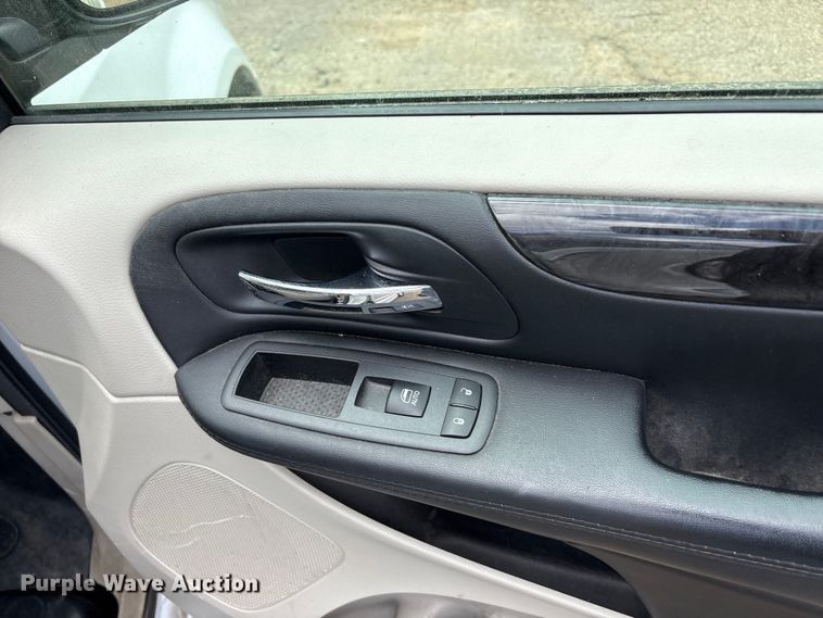 image for item EU0458 2018 Dodge Grand Caravan handicap accessible van