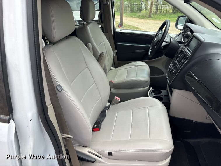 image for item EU0458 2018 Dodge Grand Caravan handicap accessible van