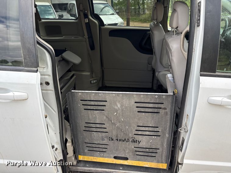 image for item EU0458 2018 Dodge Grand Caravan handicap accessible van