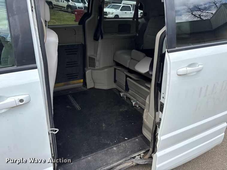 image for item EU0458 2018 Dodge Grand Caravan handicap accessible van