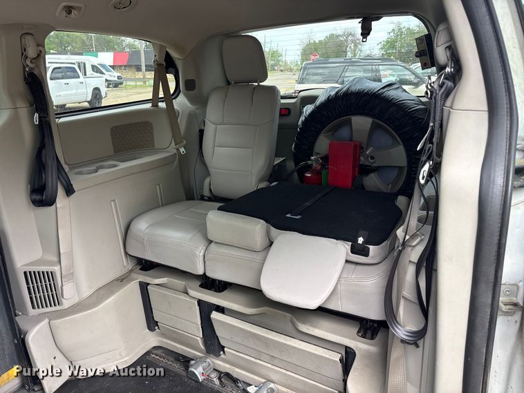 image for item EU0458 2018 Dodge Grand Caravan handicap accessible van