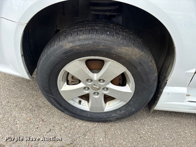 image for item EU0458 2018 Dodge Grand Caravan handicap accessible van