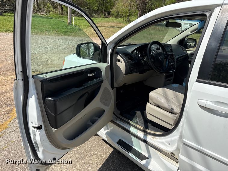 image for item EU0459 2016 Dodge Grand Caravan handicap accessible van