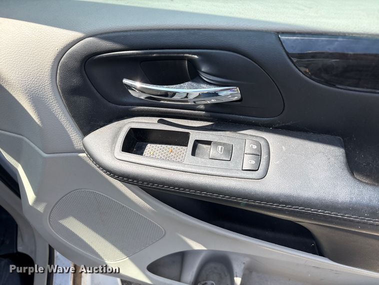 image for item EU0459 2016 Dodge Grand Caravan handicap accessible van