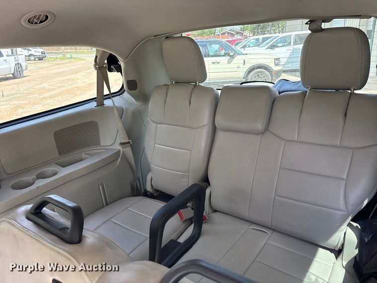 image for item EU0459 2016 Dodge Grand Caravan handicap accessible van