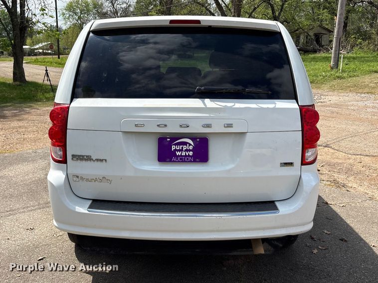 image for item EU0460 2016 Dodge Grand Caravan handicap accessible van
