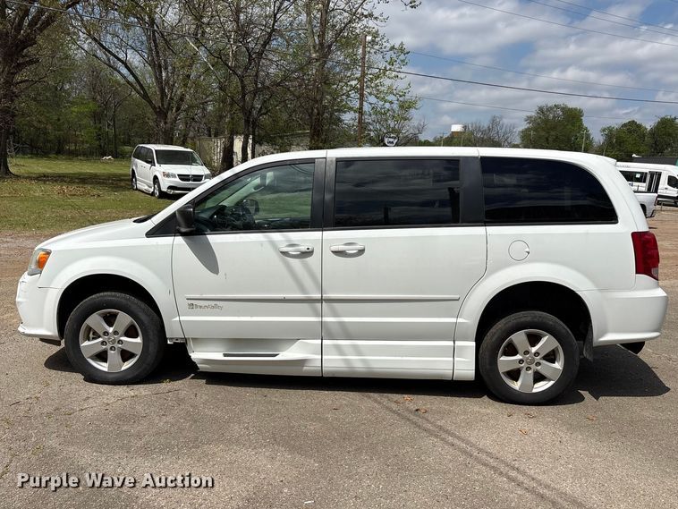 image for item EU0460 2016 Dodge Grand Caravan handicap accessible van