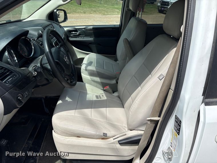 image for item EU0460 2016 Dodge Grand Caravan handicap accessible van