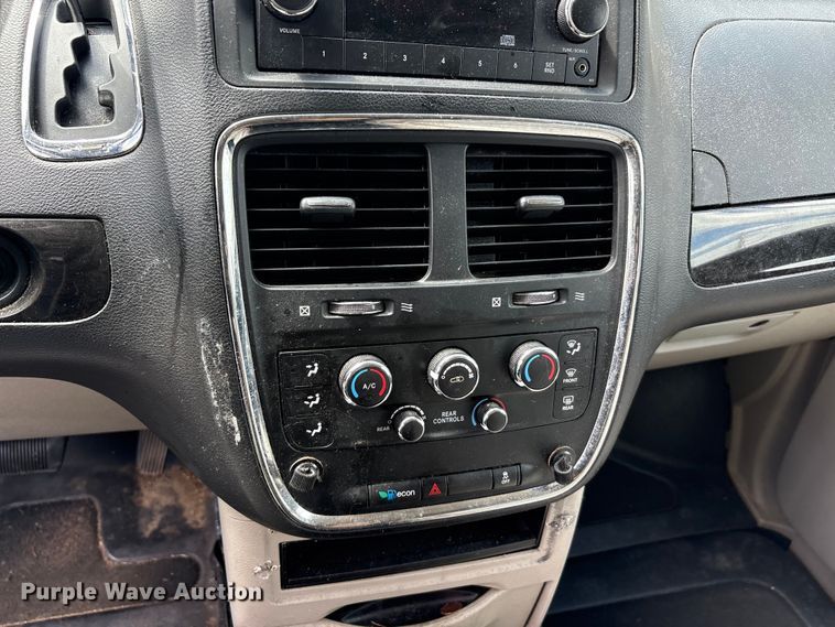 image for item EU0460 2016 Dodge Grand Caravan handicap accessible van