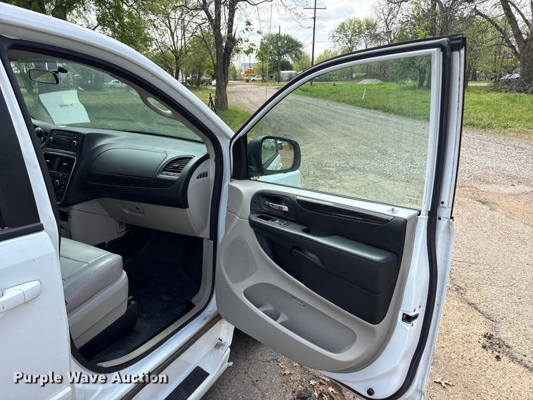 image for item EU0460 2016 Dodge Grand Caravan handicap accessible van