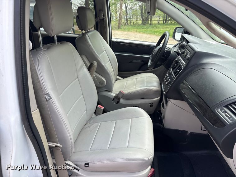 image for item EU0460 2016 Dodge Grand Caravan handicap accessible van