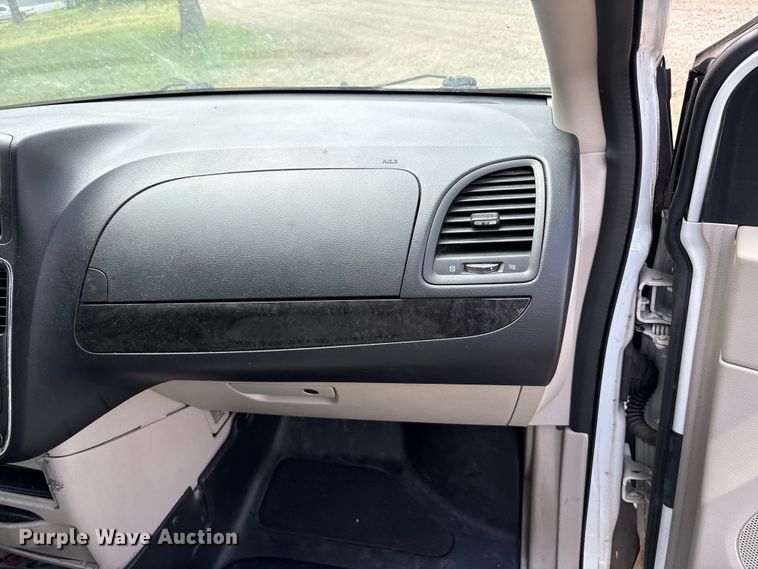 image for item EU0460 2016 Dodge Grand Caravan handicap accessible van