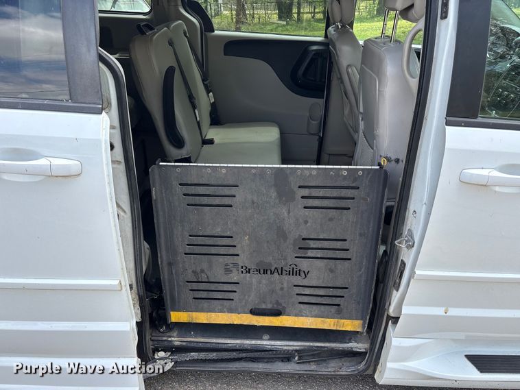 image for item EU0460 2016 Dodge Grand Caravan handicap accessible van