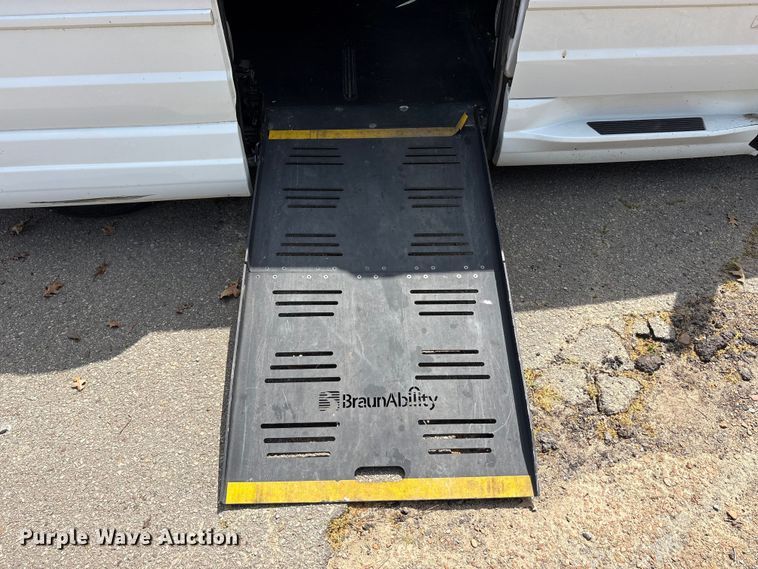 image for item EU0460 2016 Dodge Grand Caravan handicap accessible van