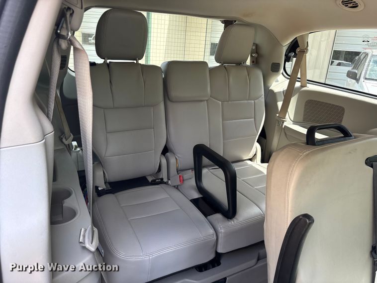 image for item EU0460 2016 Dodge Grand Caravan handicap accessible van