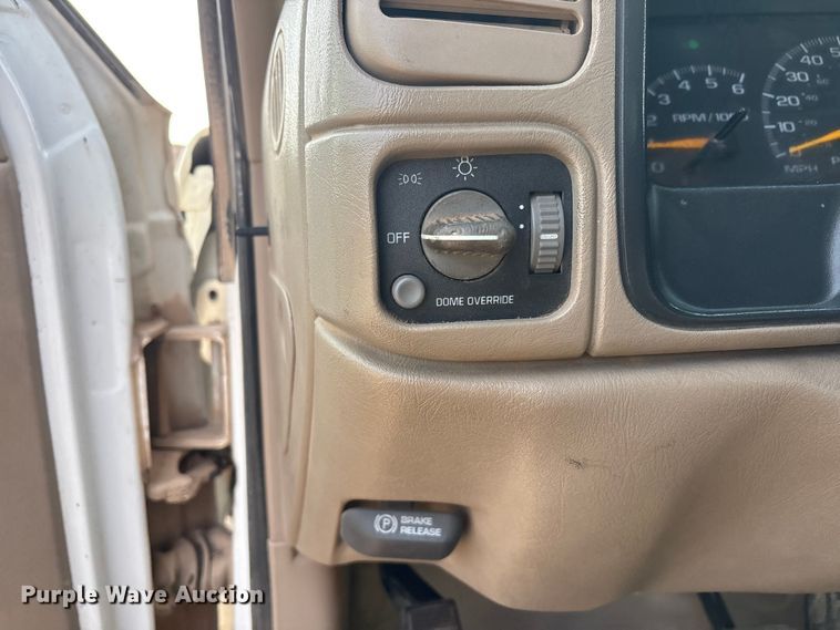 image for item EU4990 1998 Chevrolet C2500 pickup truck