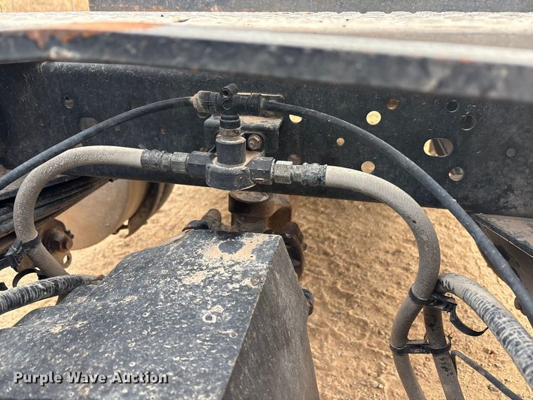 image for item EU4991 2007 Volvo VN semi truck