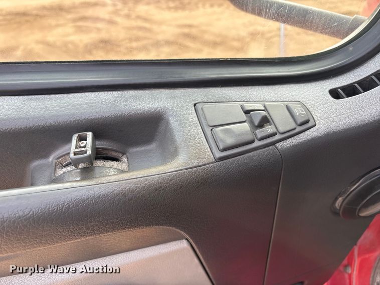 image for item EU4991 2007 Volvo VN semi truck