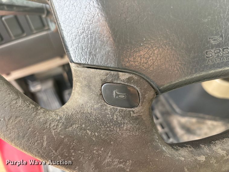 image for item EU4991 2007 Volvo VN semi truck