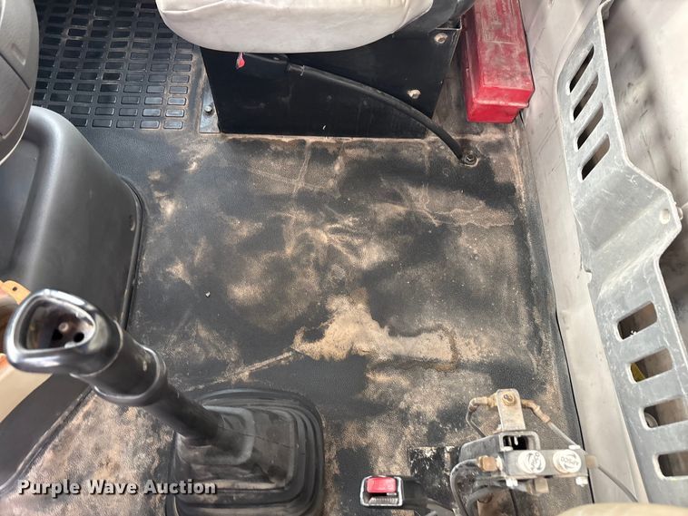 image for item EU4991 2007 Volvo VN semi truck