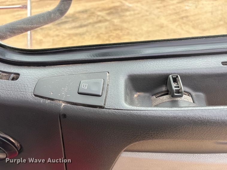 image for item EU4991 2007 Volvo VN semi truck