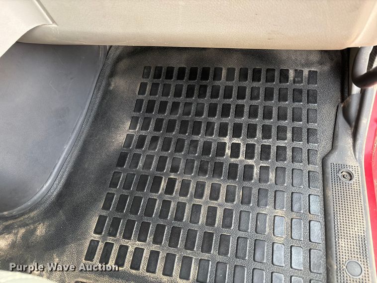 image for item EU4991 2007 Volvo VN semi truck