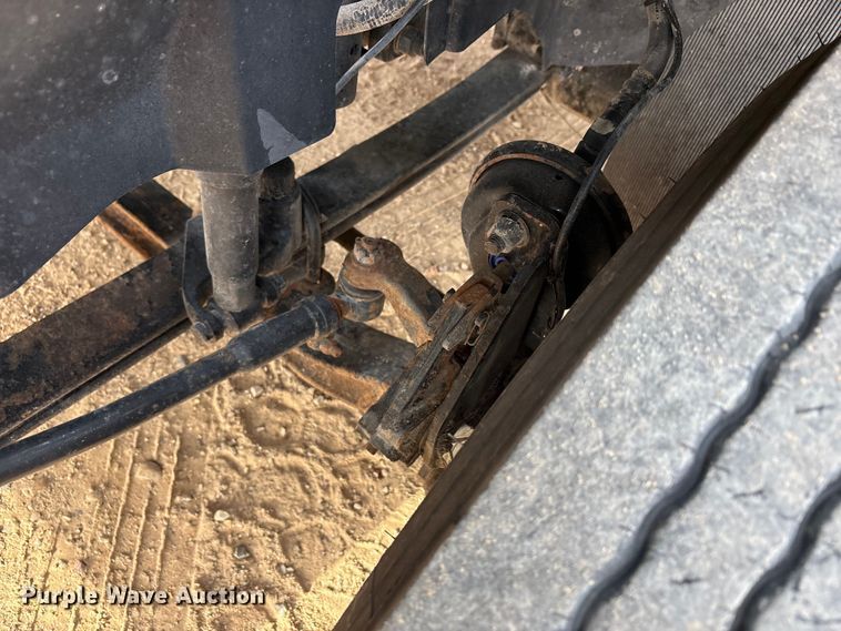 image for item EU4991 2007 Volvo VN semi truck