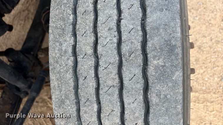 image for item EU4991 2007 Volvo VN semi truck