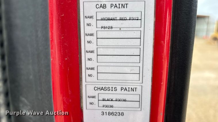 image for item EU4991 2007 Volvo VN semi truck