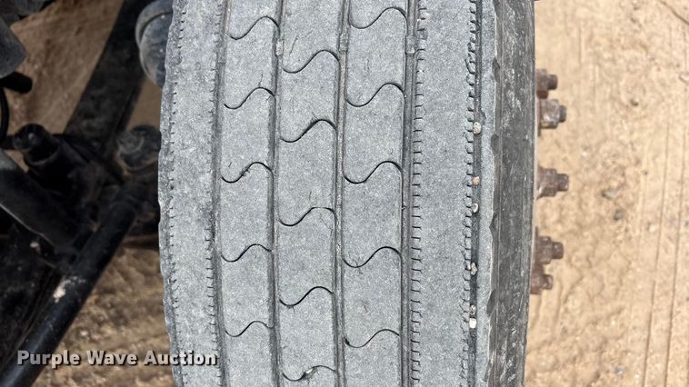 image for item EU4992 2007 Volvo VN semi truck