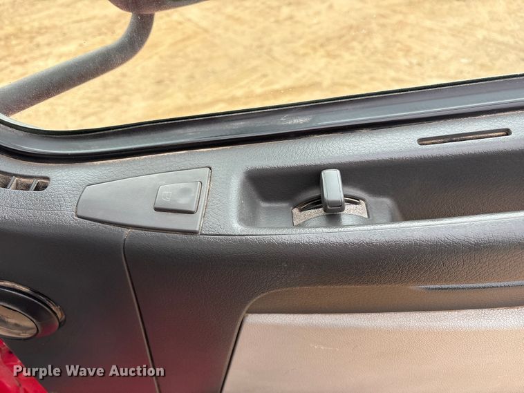 image for item EU4992 2007 Volvo VN semi truck