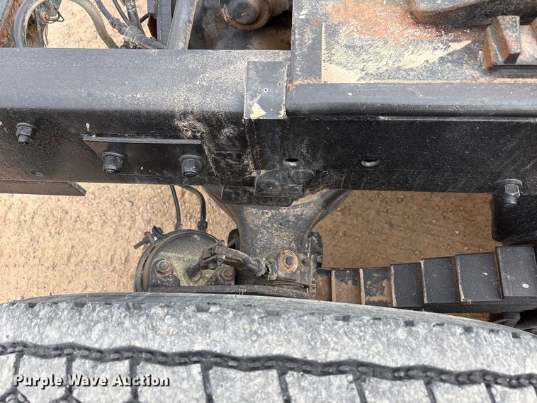 image for item EU4993 1988 Mack R686ST semi truck