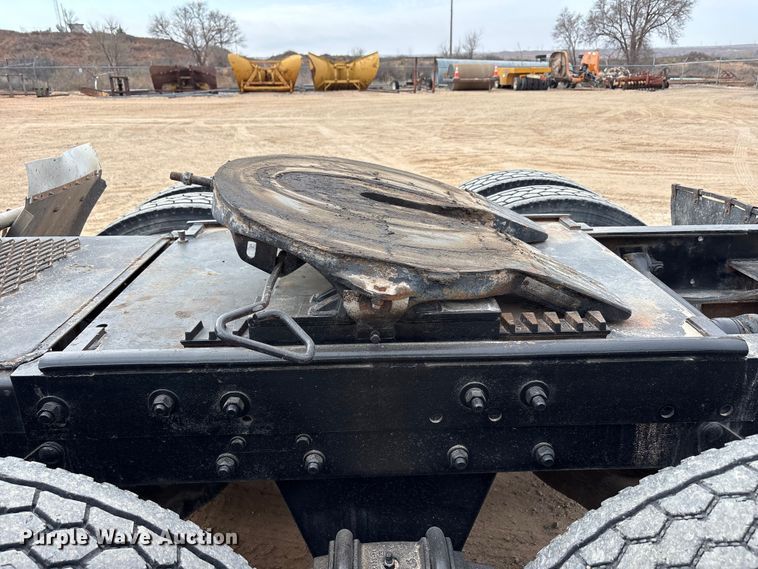 image for item EU4993 1988 Mack R686ST semi truck