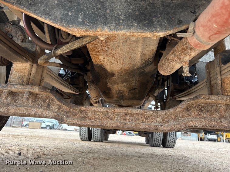 image for item EU4993 1988 Mack R686ST semi truck