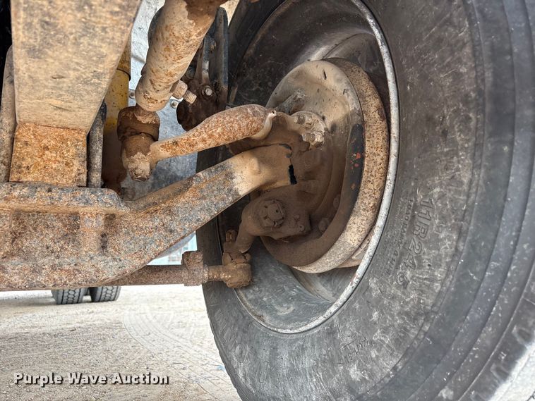 image for item EU4993 1988 Mack R686ST semi truck