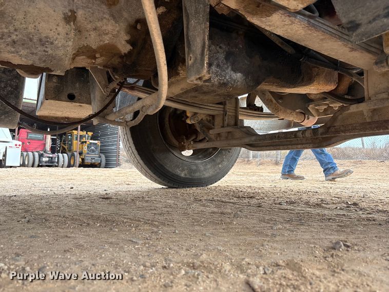 image for item EU4993 1988 Mack R686ST semi truck