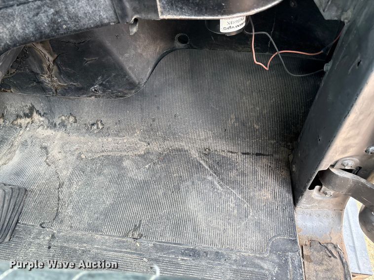 image for item EU4993 1988 Mack R686ST semi truck