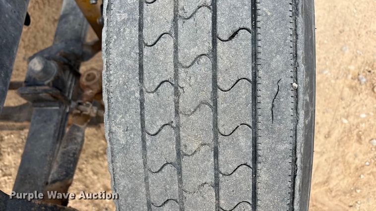 image for item EU4993 1988 Mack R686ST semi truck