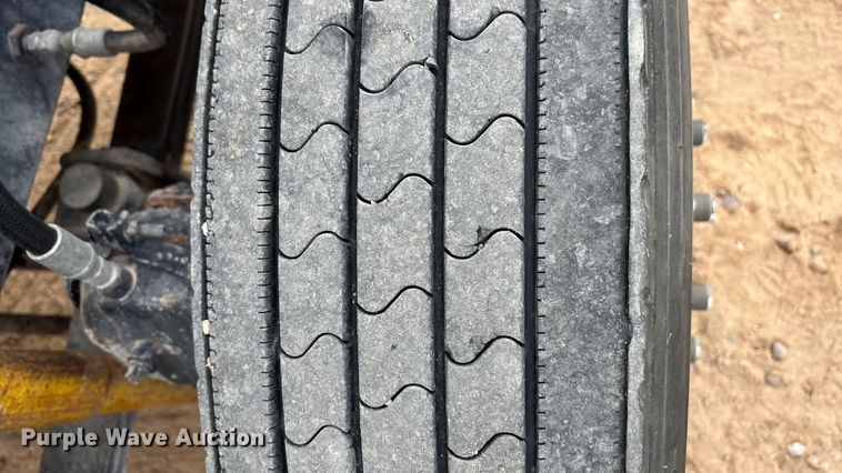 image for item EU4993 1988 Mack R686ST semi truck