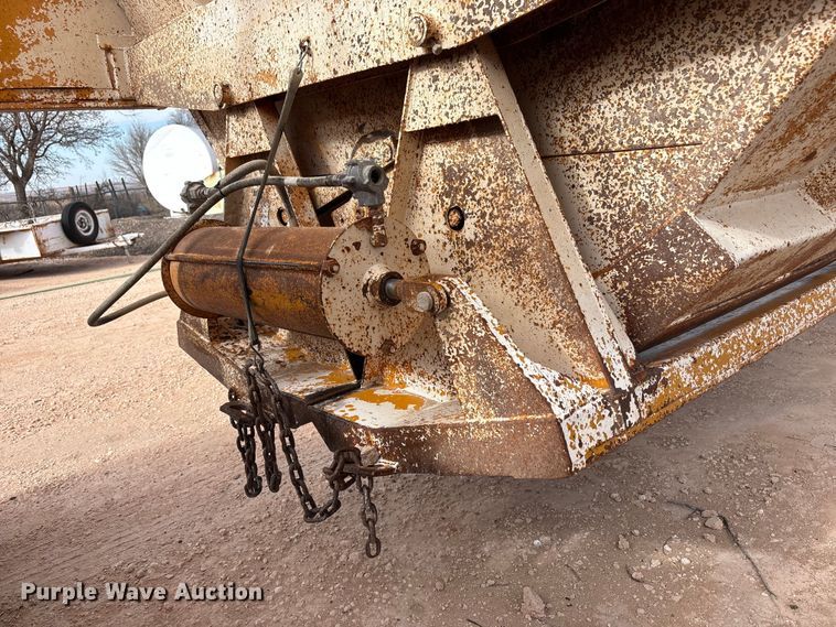 image for item EU4994 Ranch bottom dump trailer
