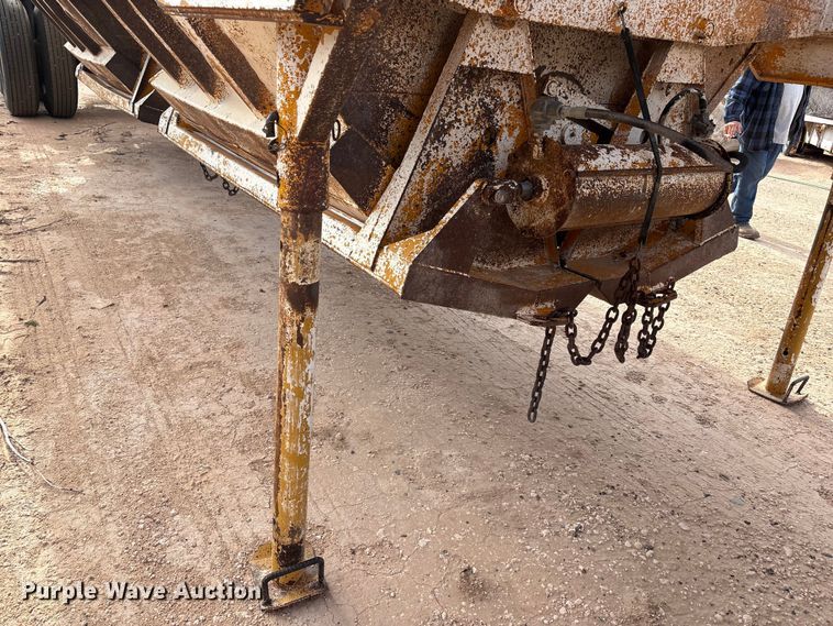 image for item EU4994 Ranch bottom dump trailer
