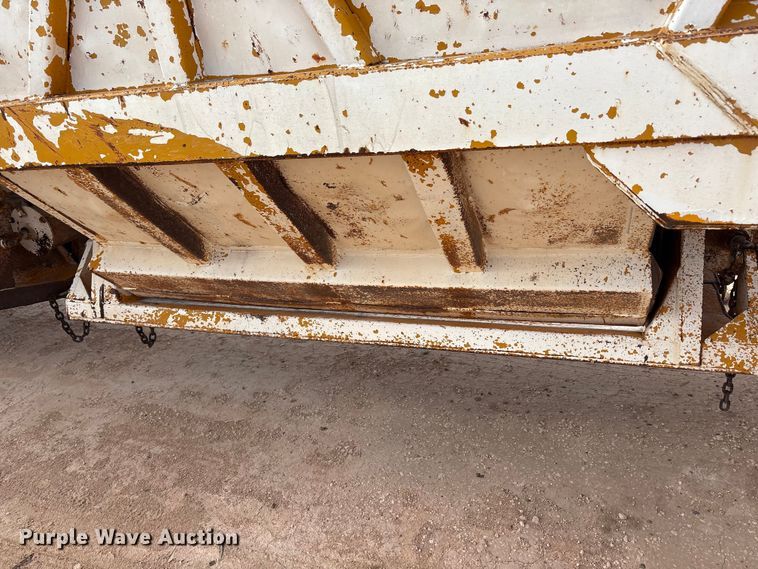 image for item EU4994 Ranch bottom dump trailer