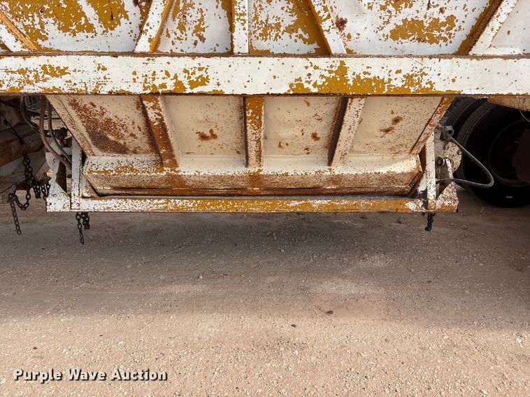 image for item EU4994 Ranch bottom dump trailer
