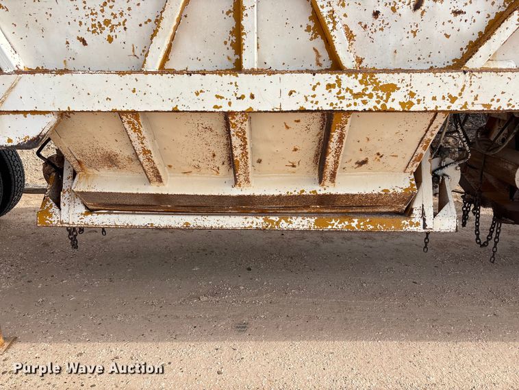 image for item EU4994 Ranch bottom dump trailer