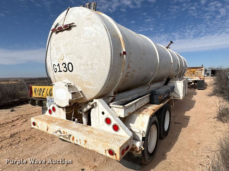 image for item EU4995 tank trailer