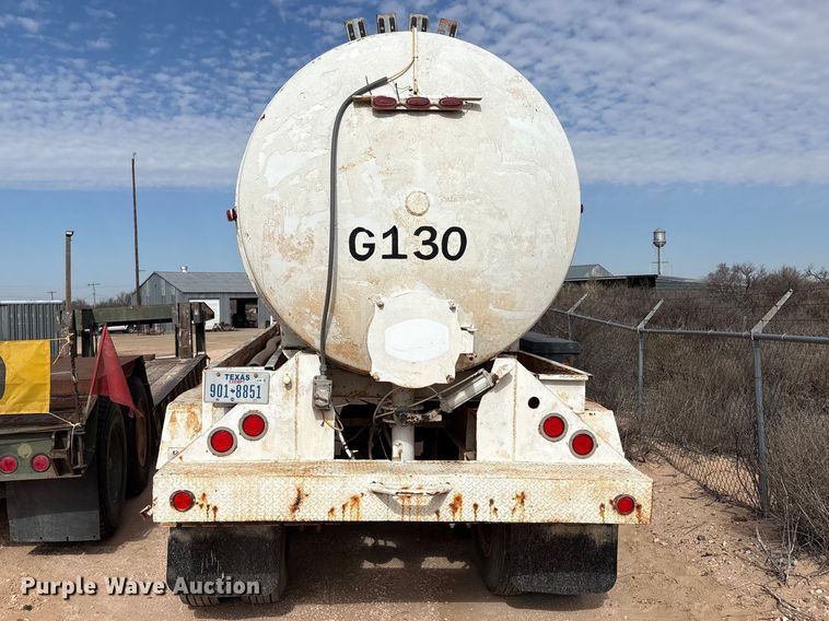 image for item EU4995 tank trailer